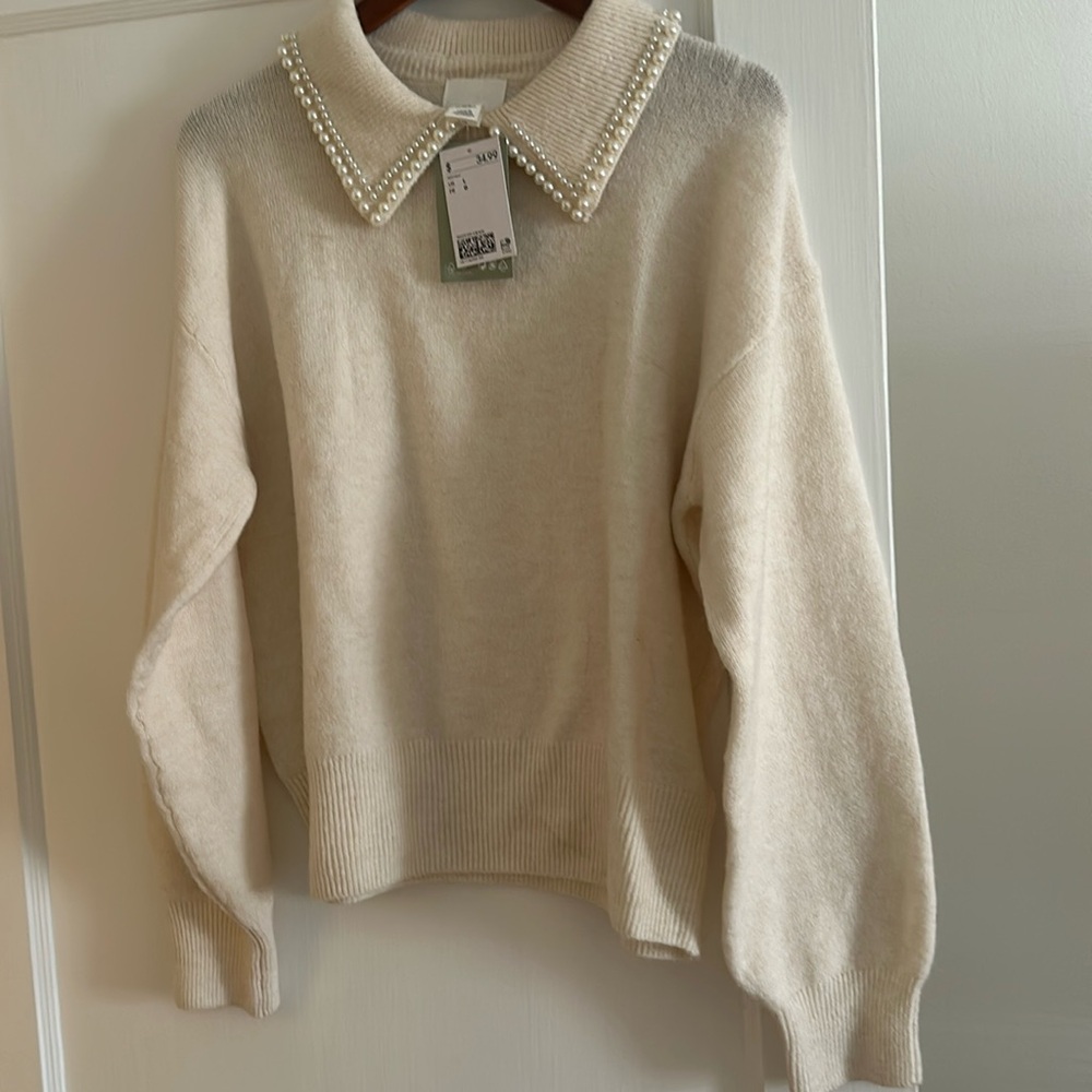 NWT Pearl Collar Sweater